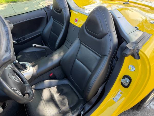 2007 Saturn SKY Base 2dr Convertible Manual — photo 10