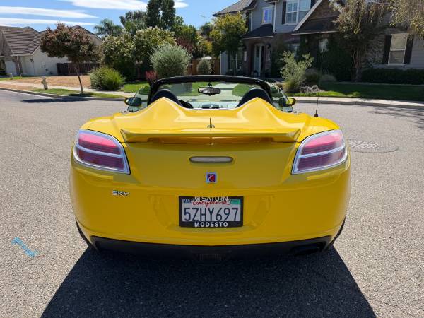 2007 Saturn SKY Base 2dr Convertible Manual — photo 4