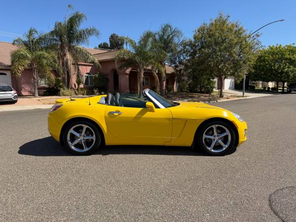 2007 Saturn SKY Base 2dr Convertible Manual — photo 6