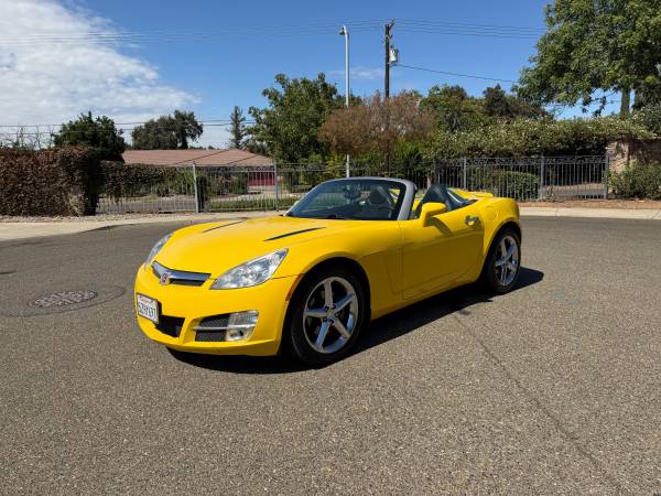 2007 Saturn SKY Base 2dr Convertible Manual — photo 1