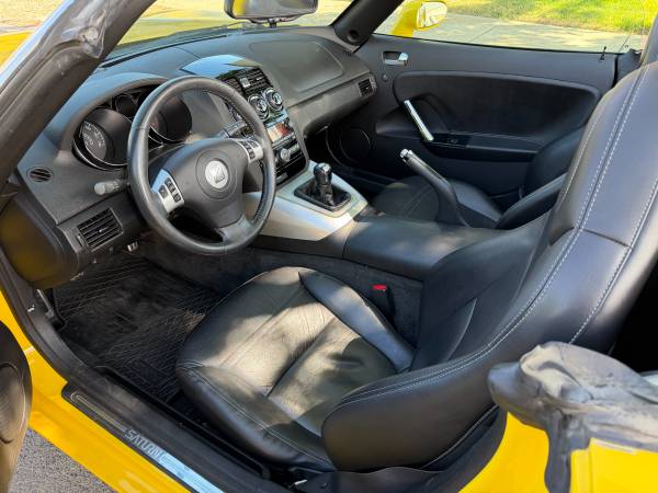 2007 Saturn SKY Base 2dr Convertible Manual — photo 9