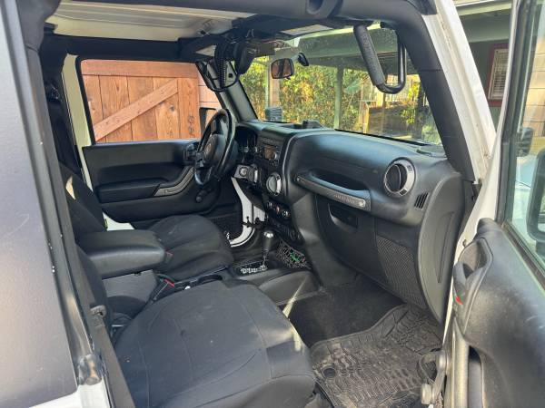 2017 Jeep Wrangler Sport 2dr 4x4 Manual — photo 4