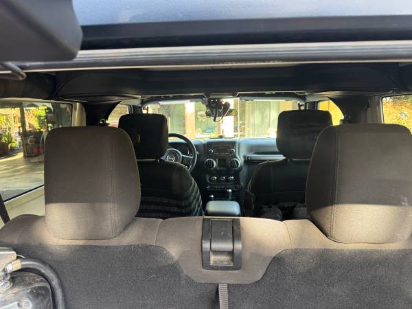 2017 Jeep Wrangler Sport 2dr 4x4 Manual — photo 5