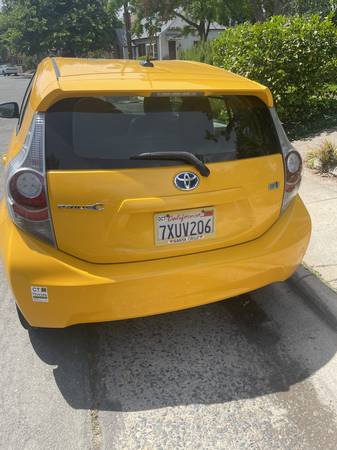 2014 Toyota Prius C Two 5dr Hatchback CVT — photo 4