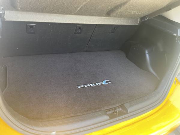 2014 Toyota Prius C Two 5dr Hatchback CVT — photo 8