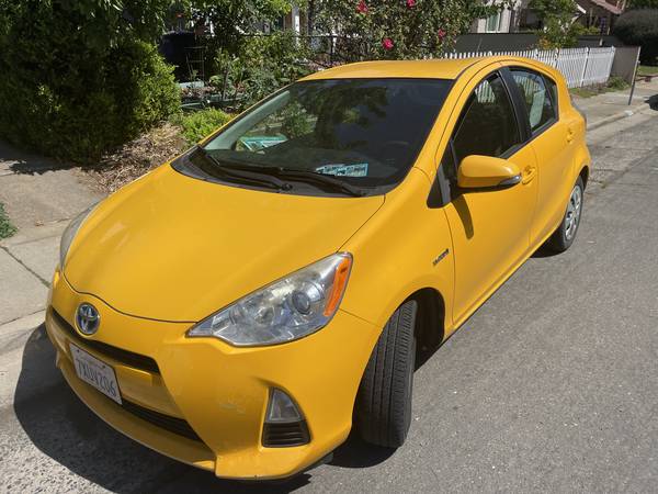 2014 Toyota Prius C Two 5dr Hatchback CVT — photo 1