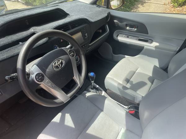 2014 Toyota Prius C Two 5dr Hatchback CVT — photo 3