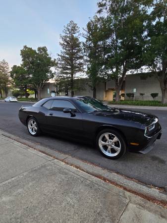 2010 Dodge Challenger SE 2dr Coupe Automatic — photo 7
