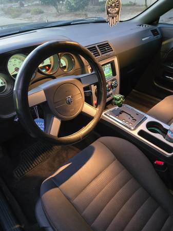 2010 Dodge Challenger SE 2dr Coupe Automatic — photo 12