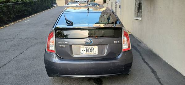 2013 Toyota Prius Two — photo 3