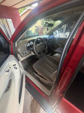 2006 Dodge Grand Caravan CV Cargo Van Automatic — photo 3