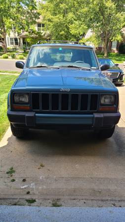 1999 Jeep Cherokee SE 4dr 4x2 Manual — photo 3