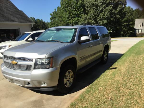 2014 Chevrolet Suburban 1500 LT 4x2 Automatic — photo 2