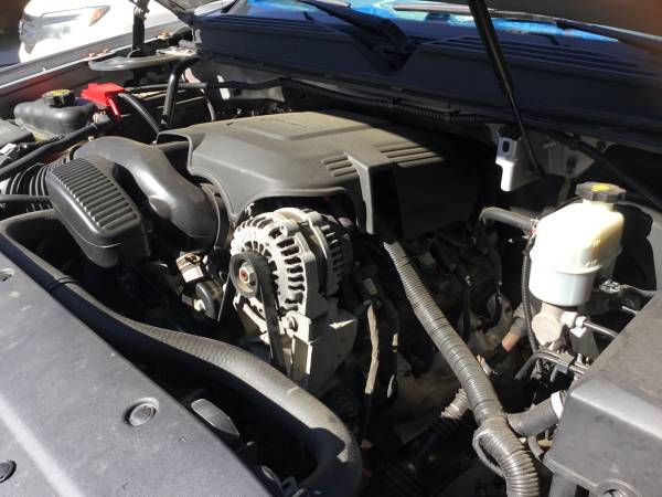 2014 Chevrolet Suburban 1500 LT 4x2 Automatic — photo 11