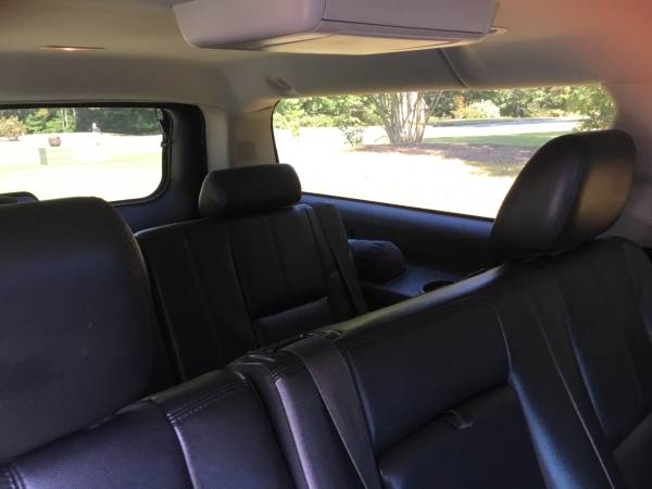 2014 Chevrolet Suburban 1500 LT 4x2 Automatic — photo 5