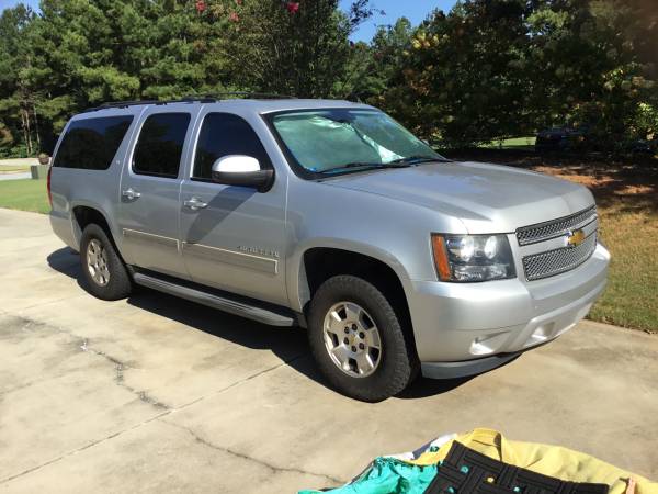 2014 Chevrolet Suburban 1500 LT 4x2 Automatic — photo 1