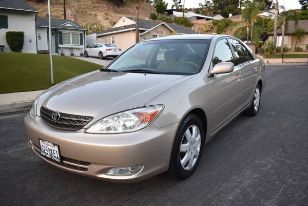 2004 Toyota Camry SE — photo 1