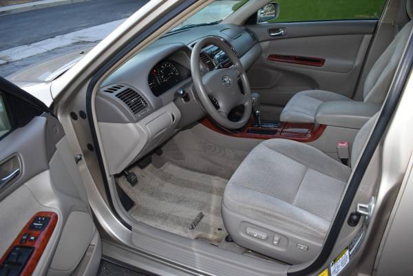 2004 Toyota Camry SE — photo 9