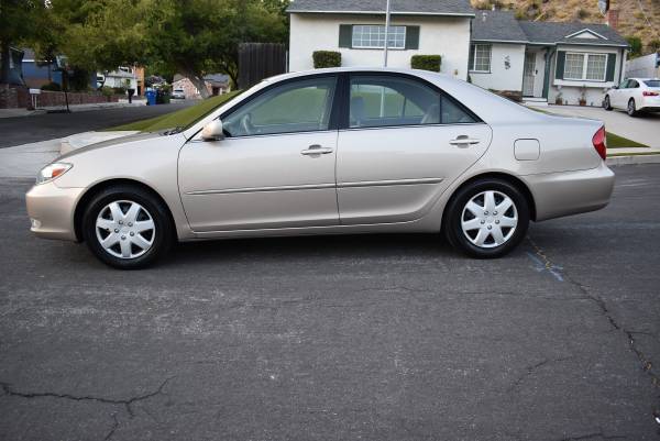 2004 Toyota Camry SE — photo 2