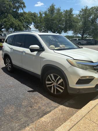 2016 Honda Pilot Touring 4dr All-wheel Drive Automatic — photo 3