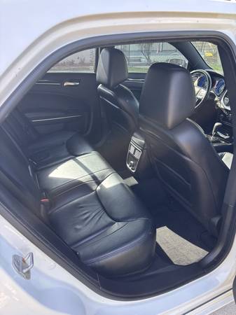 2011 Chrysler 300 Limited 4dr Rear-wheel Drive Sedan Automatic — photo 2