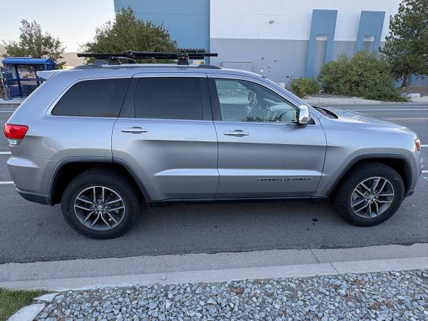 2017 Jeep Grand Cherokee SRT 4dr 4x4 Automatic — photo 3