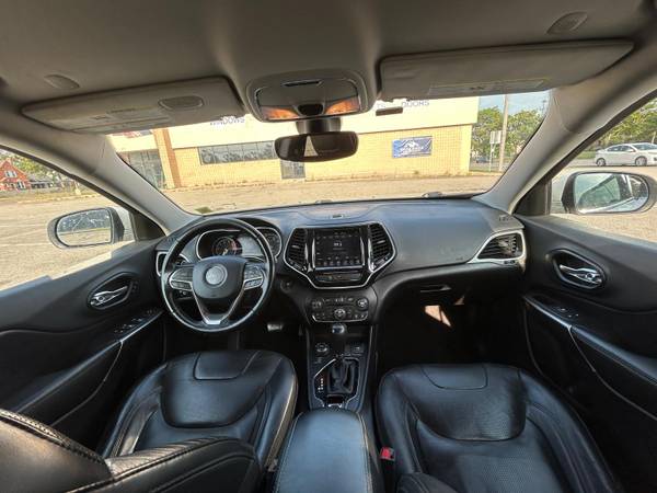 2020 Jeep Chrokee Limited — photo 10