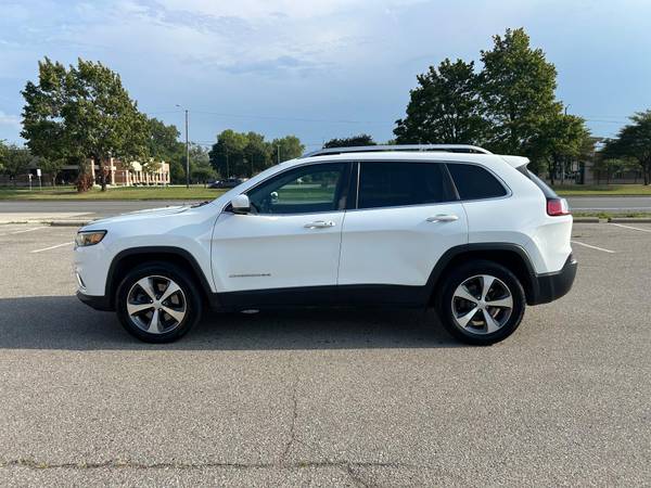 2020 Jeep Chrokee Limited — photo 8