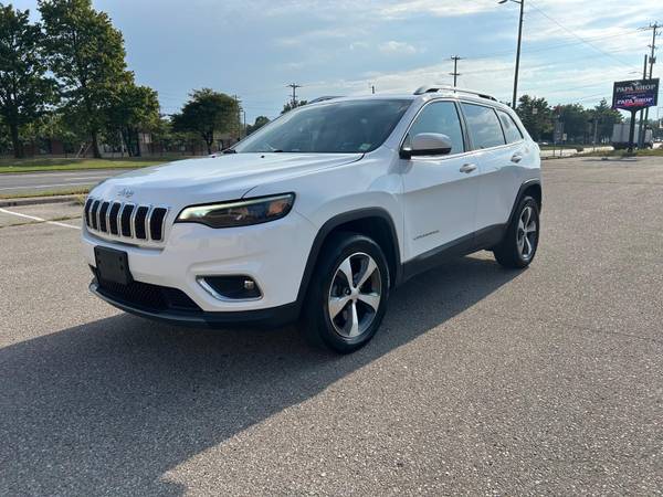 2020 Jeep Chrokee Limited — photo 3