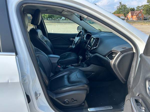 2020 Jeep Chrokee Limited — photo 9