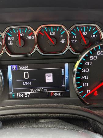 2017 GMC Yukon SLT — photo 11
