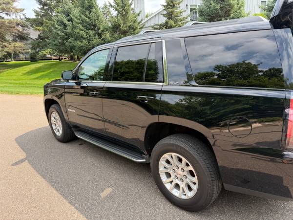 2017 GMC Yukon SLT — photo 2