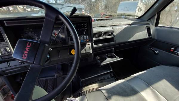 2026 GMC C6500 Box — photo 7