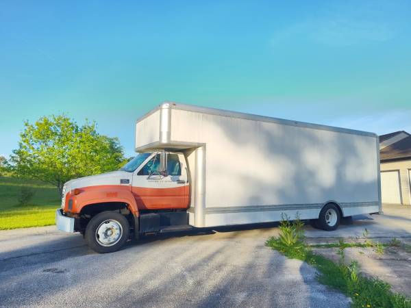 2026 GMC C6500 Box — photo 1