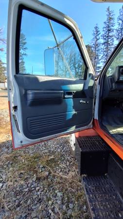 2026 GMC C6500 Box — photo 5