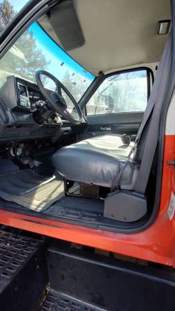 2026 GMC C6500 Box — photo 6