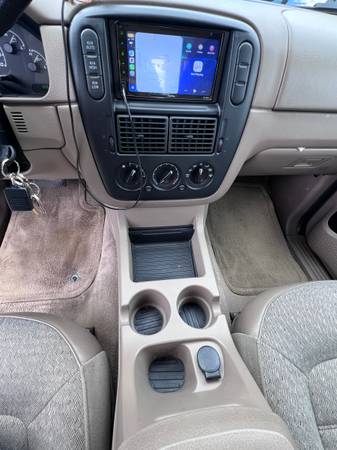 2002 Ford Explorer XLS 4dr 4x2 Manual — photo 4