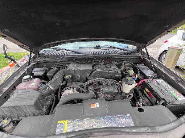 2002 Ford Explorer XLS 4dr 4x2 Manual — photo 11
