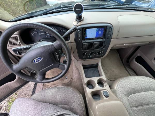2002 Ford Explorer XLS 4dr 4x2 Manual — photo 5
