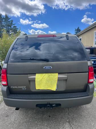 2002 Ford Explorer XLS 4dr 4x2 Manual — photo 2