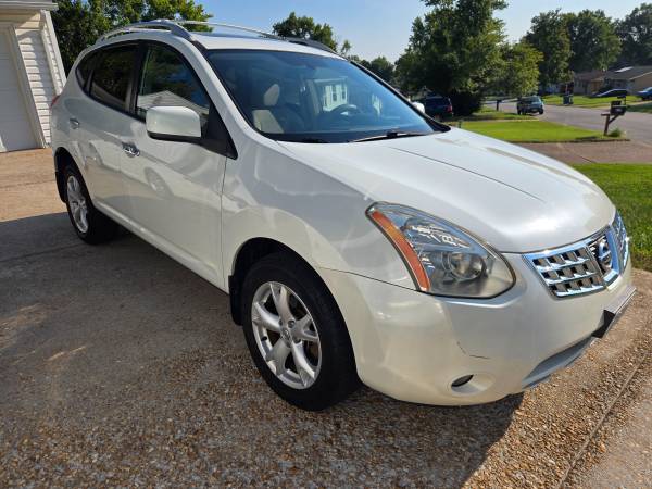 2010 Nissan Rouge — photo 1