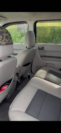 2008 Ford Escape XLT 3.0L 4dr 4x4 Automatic — photo 4