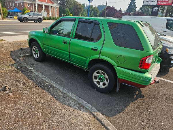 2004 Isuzu Rodeo S V6 — photo 1