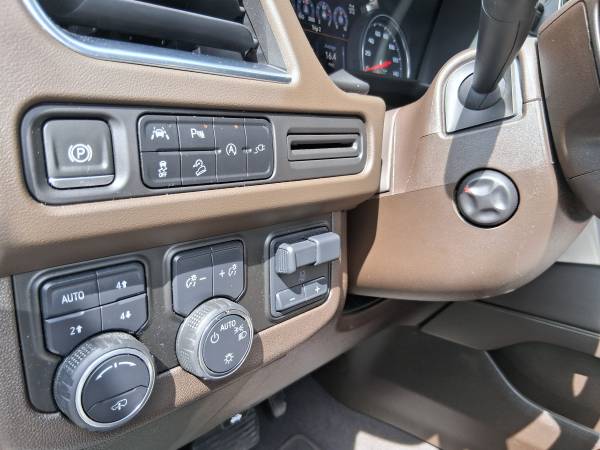 2022 Chevrolet Tahoe Z71 4x4 Automatic — photo 9