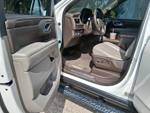 2022 Chevrolet Tahoe Z71 4x4 Automatic — photo 11