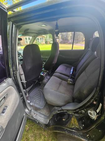 2001 Chevrolet Tracker ZR2 2dr 4x4 Manual — photo 6