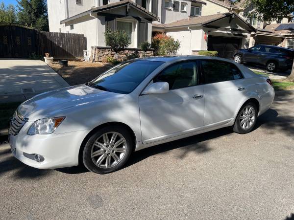 2008 Toyota Avalon XL 4dr Sedan Automatic — photo 2