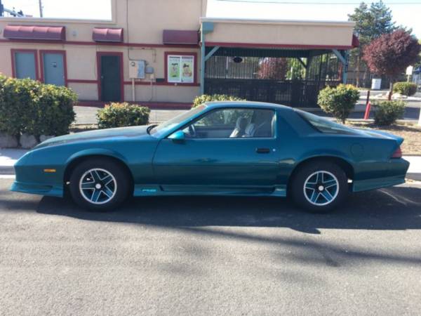 1991 Chevrolet Camaro RS 2dr Hatchback — photo 2