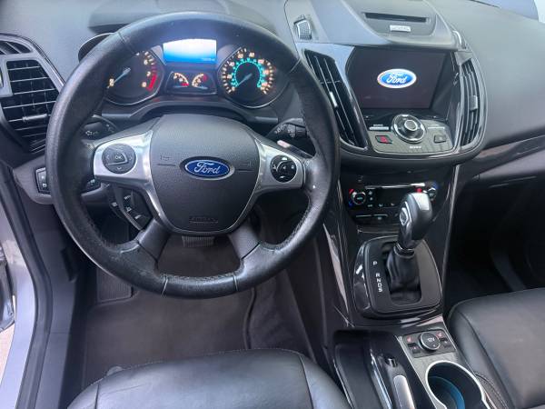 2016 Ford Escape Titanium 4dr 4x4 Automatic — photo 11