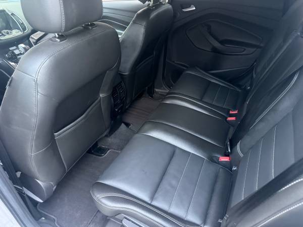 2016 Ford Escape Titanium 4dr 4x4 Automatic — photo 12